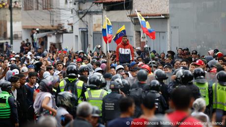 Maduros Unterstützer gehen massiv gegen Proteste vor