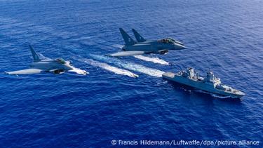 Eurofighter σε άσκηση πάνω από τη θάλασσα