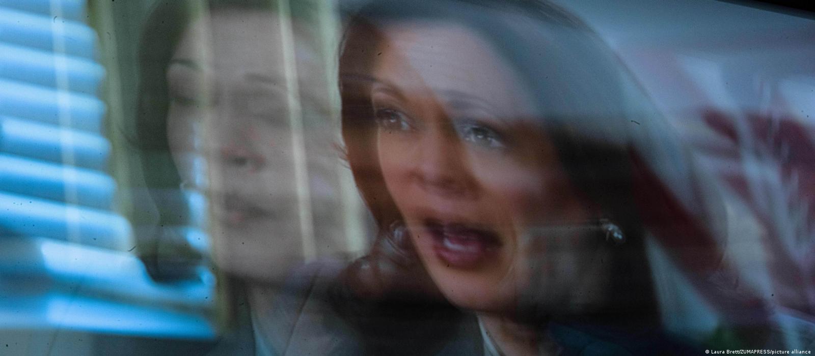 Hate speech targets Kamala Harris on social media – DW – 08072024