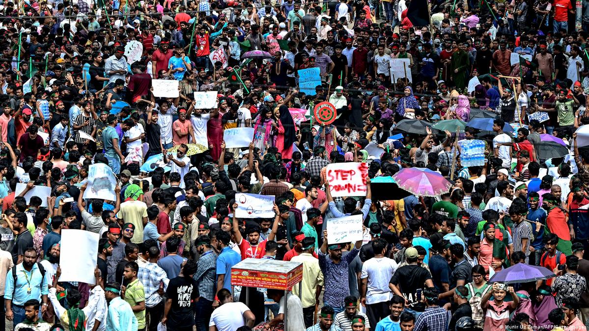 ঢাকায় শিক্ষার্থীদের অবস্থান