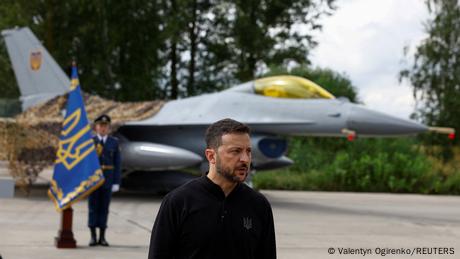 Die Ukraine hat die ersten F-16-Kampfjets aus US-Produktion erhalten. 