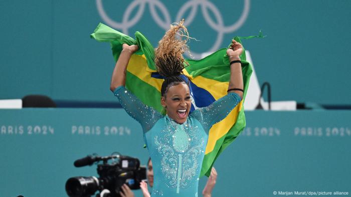 Rebeca Andrade Vence No Salto E Vira Maior Medalhista Olímpica Do ...