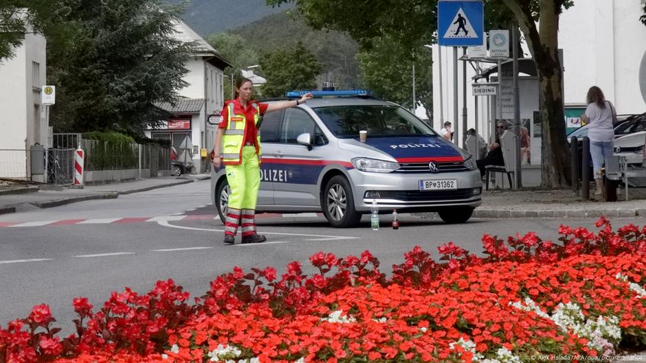 Policija u Ternicu, gradu na sat vremena vožnje od Beča, u kojem je uhapšen osumnjičeni za planiranje napada na koncert Tejlor Svift