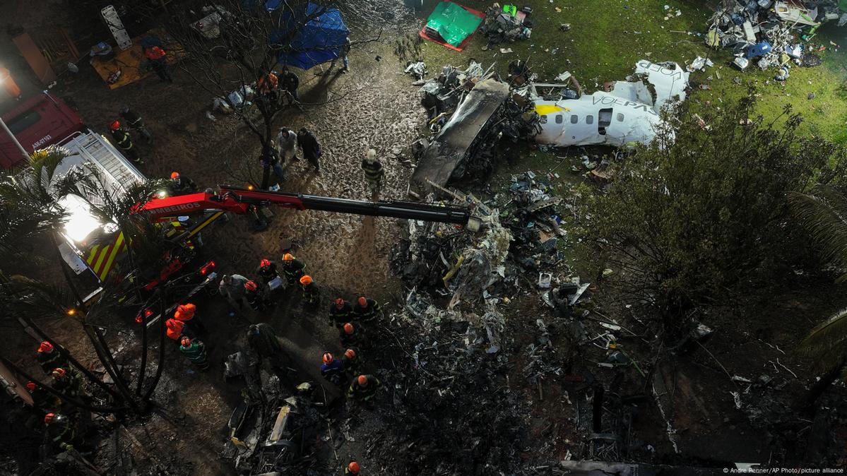 Brazil First bodies recovered from plane crash DW 08/10/2024