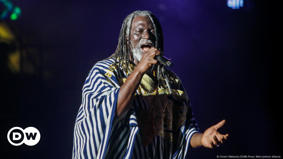 "Actualités brûlantes" de Tiken Jah Fakoly et Amen Jah Cissé fait débat au Mali