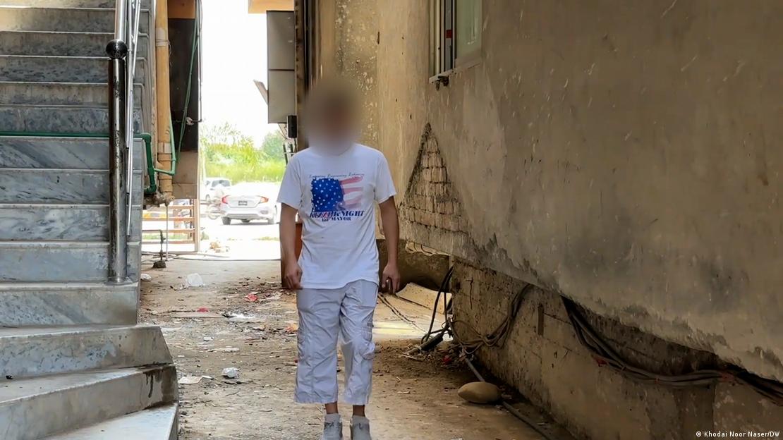 پاکستان میں ایک افغان