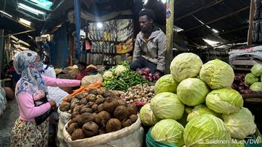 "ለምሳሌ ቁርስ በልቶ ምሳ የማይደግም ሰው ሊኖር ይችላል። ሲቀጥል ደግሞ አንድ ነገር ሲጨምር እየጨመረ ነው እንጂ እየቀነሰ አይመጣም"።