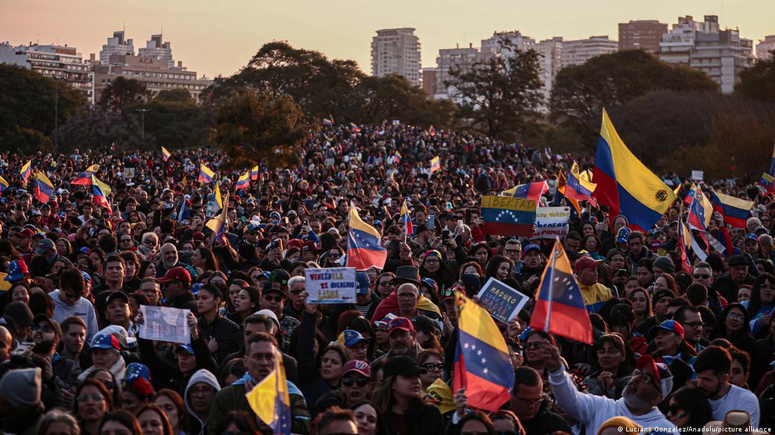 Vista general de la marcha en Buenos Aires, Argentina. Vista general de la marcha en Buenos Aires, Argentina.