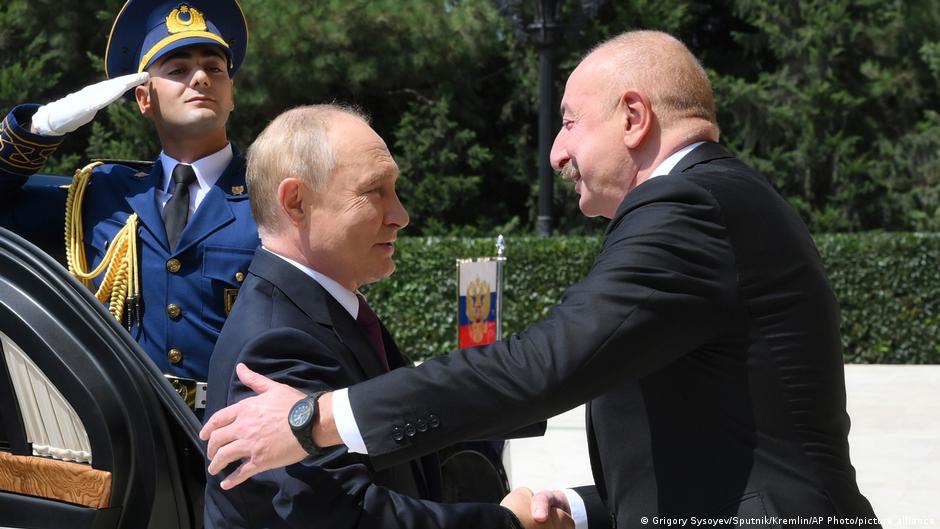 РФ теряет влияние? Почему ухудшились отношения Москвы и Баку – DW – 01.07.2025