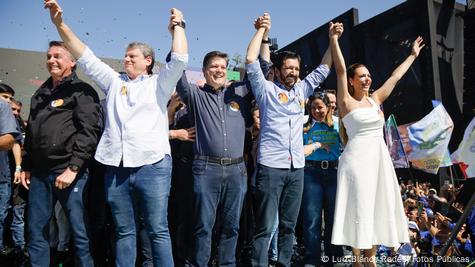 Jair Bolsonaro e Tarcísio de Freitas em evento de campanha em apoio a Ricardo Nunes, candidato à reeleição para a Prefeitura de São Paulo Jair Bolsonaro e Tarcísio de Freitas em evento de campanha em apoio a Ricardo Nunes, candidato à reeleição para a Prefeitura de São Paulo