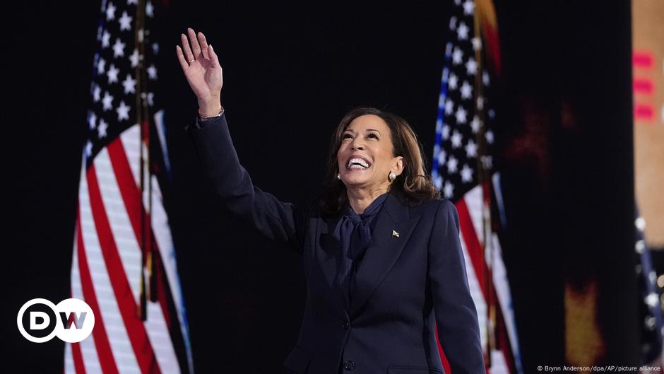 Kamala Harris calls on the US to take “a new path forward” – DW – 23.08.2024