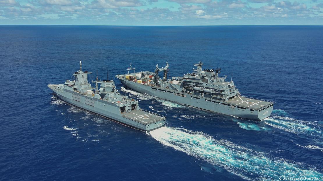 德国护卫舰"巴登-符腾堡号"和补给舰"法兰克福号"2024年9月曾穿越台湾海峡（资料图）