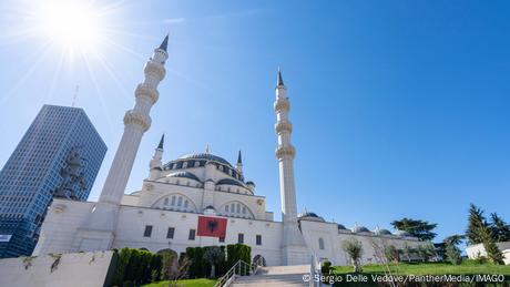 Mίνι περιοδεία Ερντογάν στα Βαλκάνια