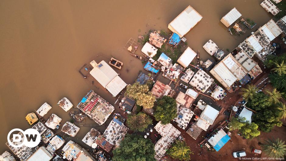 Inondations : des Bamakois se réfugient dans des écoles