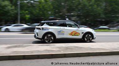 US moves to ban Chinese, Russian tech from autonomous cars