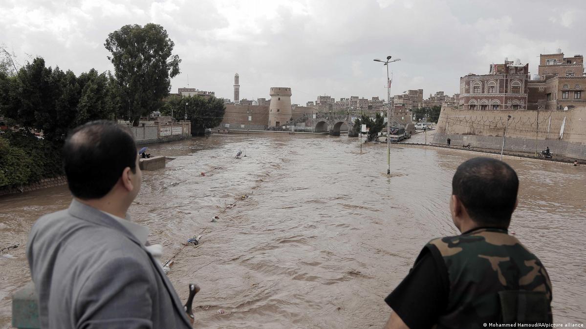 Yemen floods kill nearly 100 and damage scores of homes