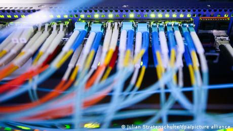 Το γερμανικό Δημόσιο προσπαθεί να απεξαρτηθεί από τις ΗΠΑ