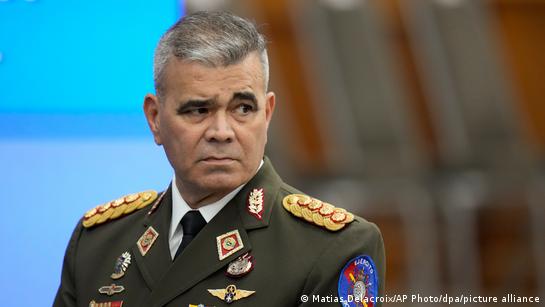 Venezuela moviliza su Armada ante despliegue militar de EEUU