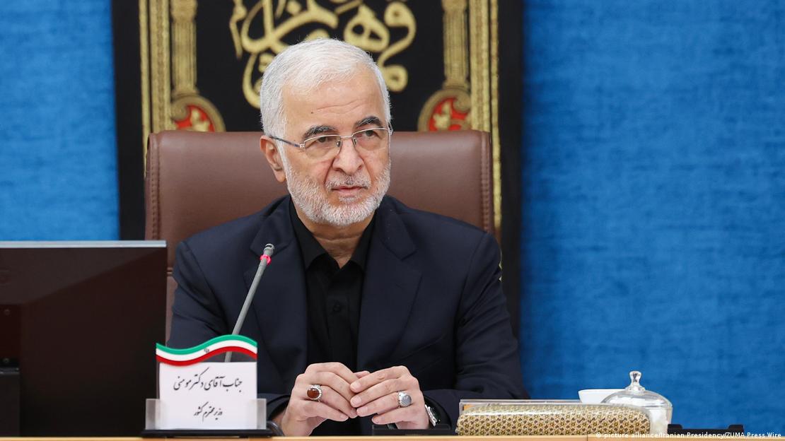 ایران کے وزیر داخلہ اسکندر مومنی ایران کے وزیر داخلہ اسکندر مومنی