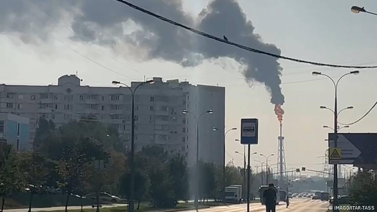 Ukraine updates: Moscow refinery hit in massive drone attack