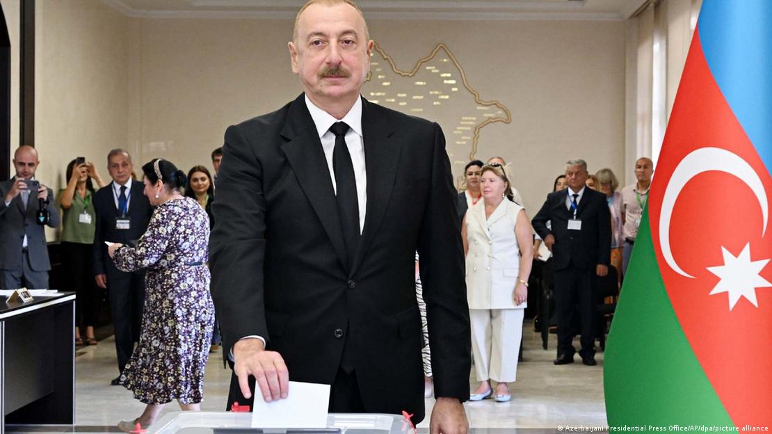 Azerbajxhan, presidenti Alijev gjatë votimit