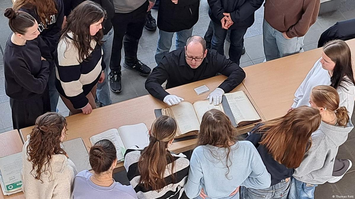 Jens Rott Ehrenbürger Adolf Hitler - wie sich Bad Honnef dagegen wehrt