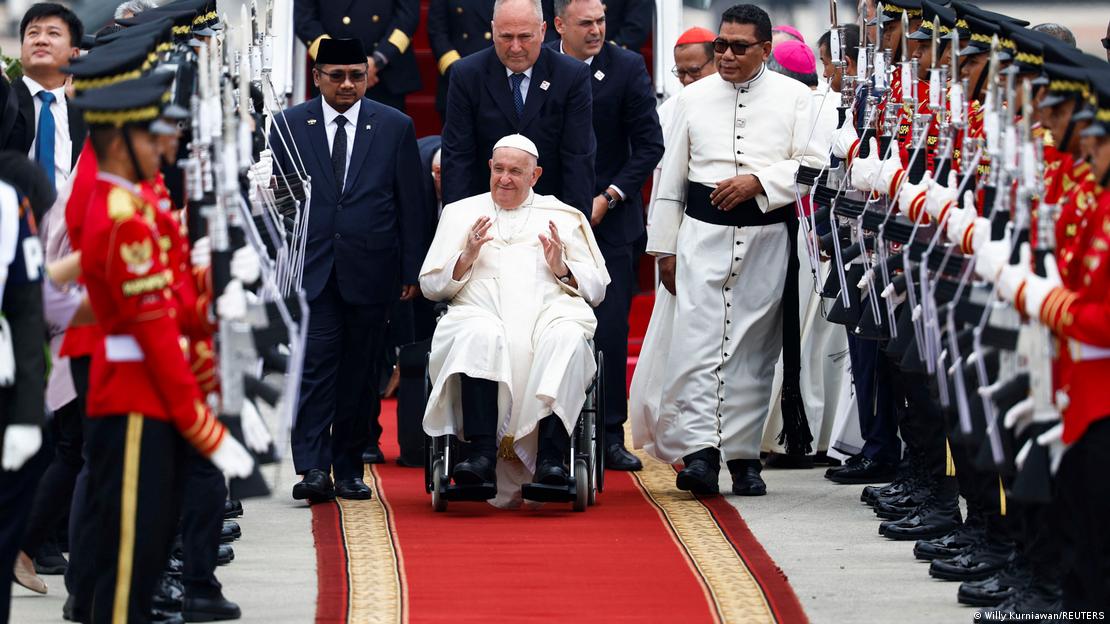 Indonesia | Arribo del papa Francisco.