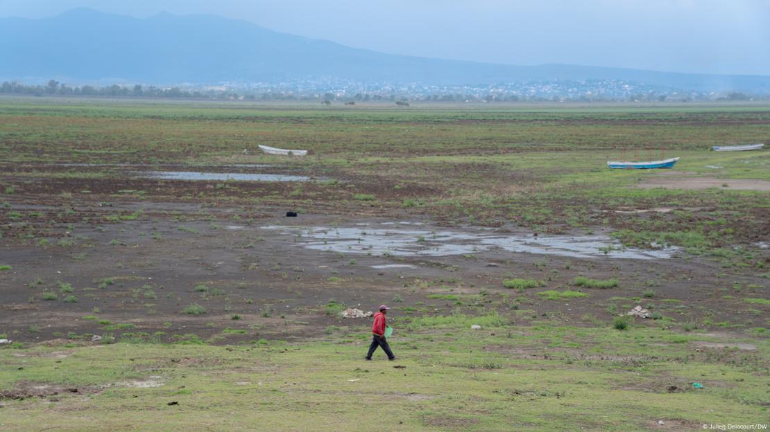 Una vista de México en donde hay sequía debido a la falta de agua. Una vista de México en donde hay sequía debido a la falta de agua.