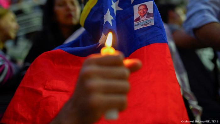 Forças venezuelanas cercam embaixada da Argentina em Caracas