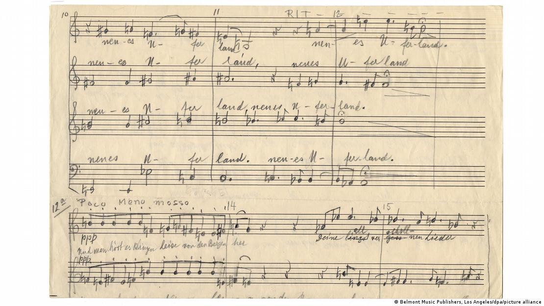 El compositor vanguardista Arnold Schönberg prescindía del 13 al enumerar los compases de sus obras, y en su lugar les asignaba la etiqueta "12a".