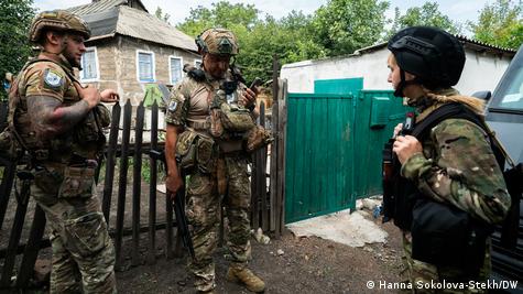 Eshakdan chiqadigan dum video Do‘kon sotuvchisi jinsiy aloqada bo‘lganida kameraga tushib qolgan