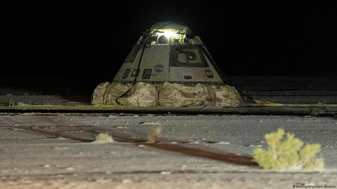 La cápsula vacía del Boeing Starliner en White Sands Missile Range en Nuevo México, a última hora del viernes 6 de septiembre de 2024, después de desacoplarse de la Estación Espacial Internacional. 