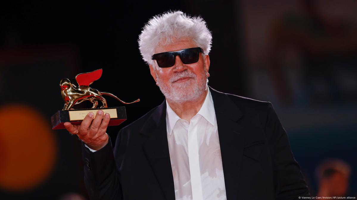 Pedro Almodovar wins Golden Lion award at Venice festival DW 09/08/2024