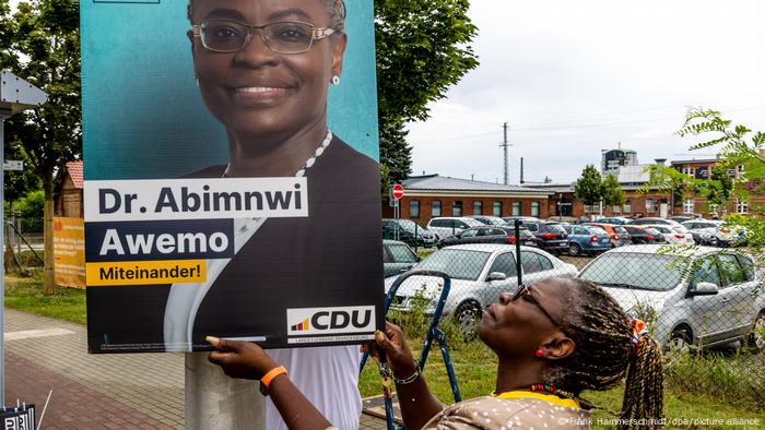 Candidata negra enfrenta ultradireita no leste da Alemanha