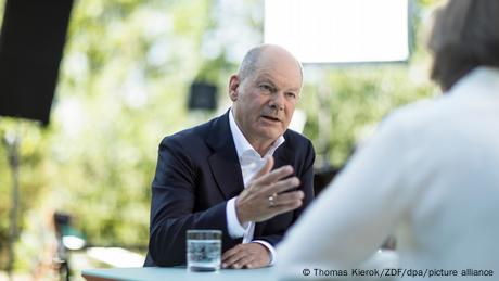 Bundeskanzler Olaf Scholz sprach sich im Sommerinterview des ZDF für eine Ukraine-Friedenskonferenz mit Russland aus.