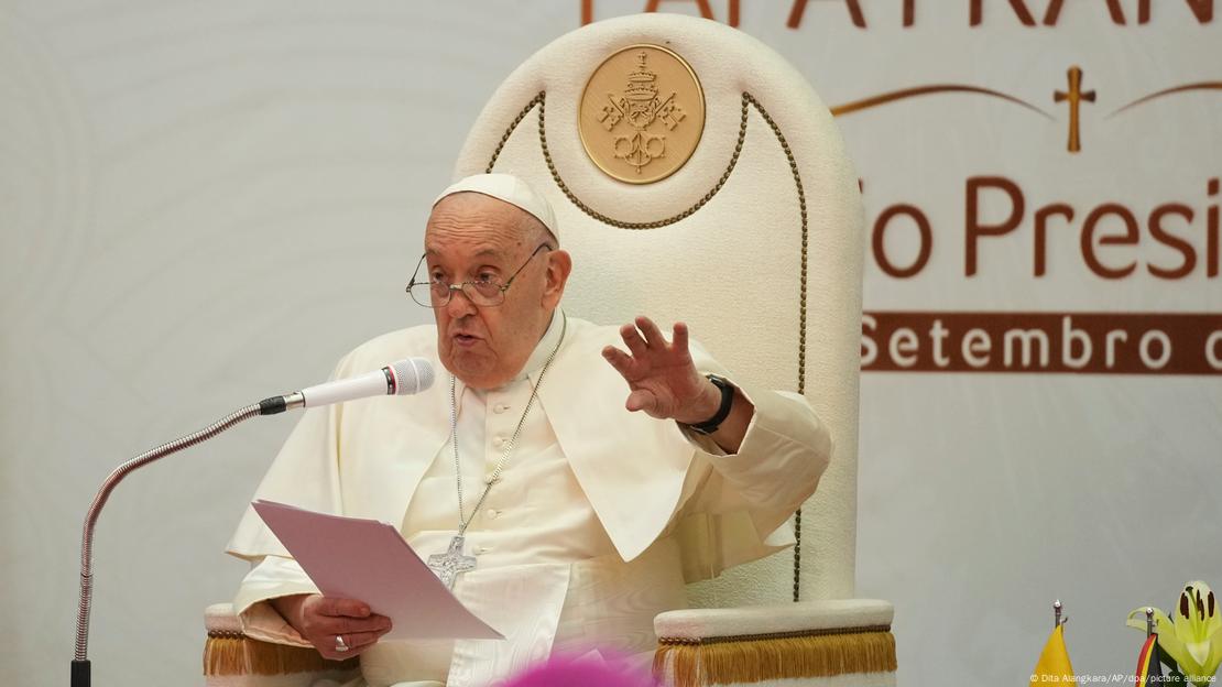 El papa Francisco celebra misa en Dili, Timor Oriental.