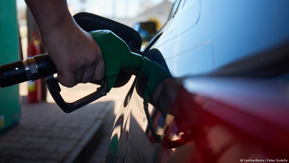 Niemcy. Celnicy kontrolują kierowców tankujących w Polsce i Czechach