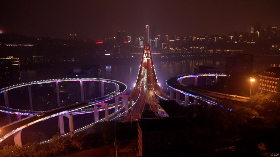 Anochece en Chongqing - La creciente megalópolis china – DW – 13/12/2024