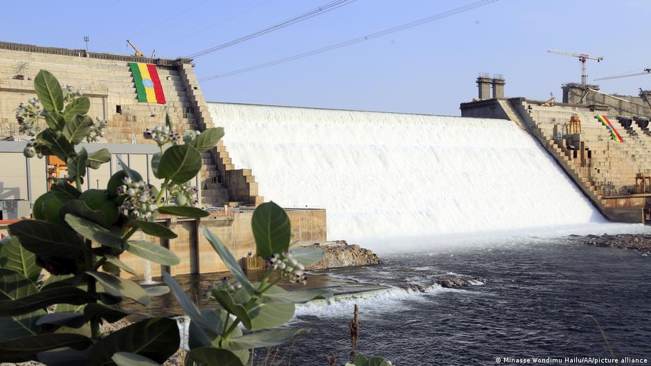 ጠ/ሚኒስትሩ ስለኅዳሴ ግድብና ቀይ ባሕር፤ የባንክ ገዢው ስንብትና የታቀደው የደመወዝ ጭማሪ