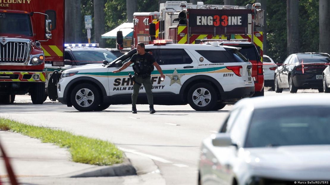 Polícia bloqueia vias de West Palm Beach