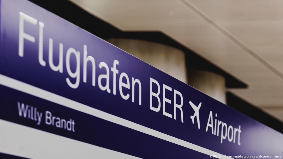 Germany: Icy rain halts departures at Berlin airport