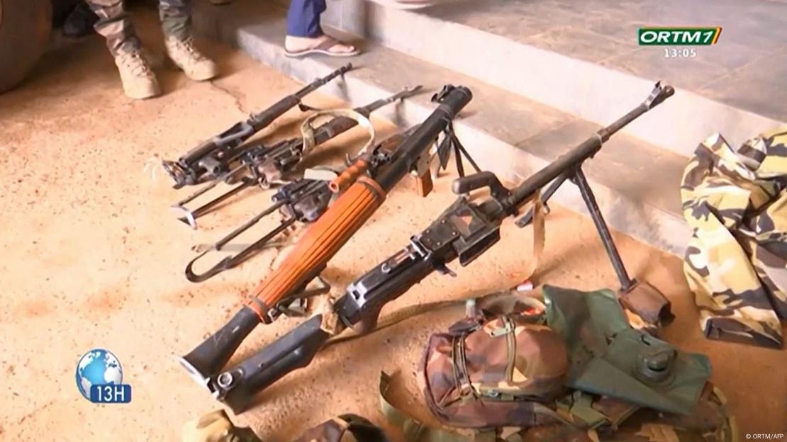 Des armes appartenant au JNIM saisies par les militaires maliens