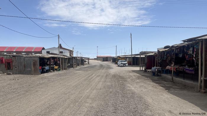 Riqueza é promessa distante na "cidade do lítio" na Bolívia