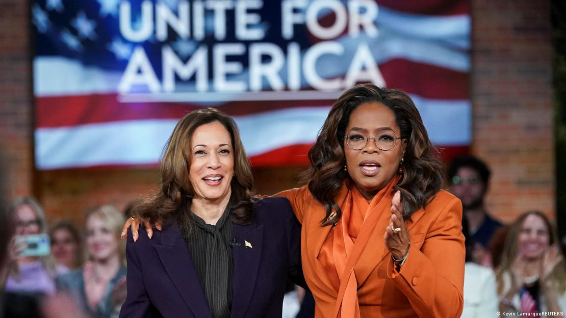 Kamala Harris y Oprah Winfrey, en Detroit.