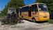 Un autobuz școlar vechi în satul Frasin Un autobuz școlar vechi în satul Frasin
