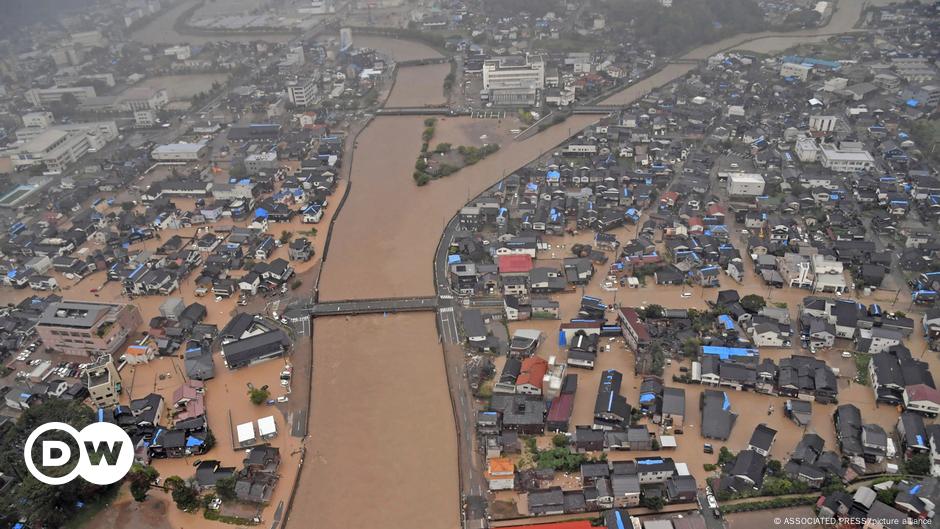 Überschwemmungen und Erdrutsche verwüsten Zentraljapan nach starken Regenfällen