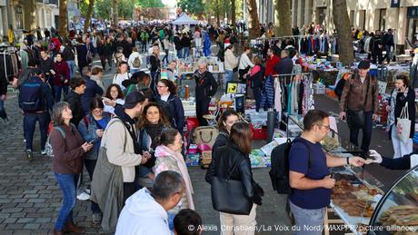 Immer am ersten Septemberwochenende strömen Tausende Menschen zur Braderie ins französische Lille.