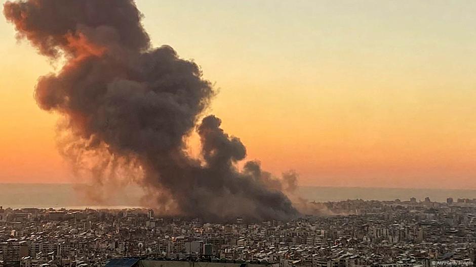 ضربة إسرائيلية على قيادات لحزب الله وغموض حول مصير نصر الله