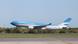 La imagen muestra un avión de Aerolíneas Argentina aterrizando en el aeropuerto de Ezeiza, en Buenoa Aires. (Archivo) La imagen muestra un avión de Aerolíneas Argentina aterrizando en el aeropuerto de Ezeiza, en Buenoa Aires. (Archivo)