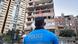 Un policía libanés observa los apartamentos dañados por un ataque israelí durante la madrugada del lunes 30 de septiembre de 2024, en Beirut, el Líbano. Un policía libanés observa los apartamentos dañados por un ataque israelí durante la madrugada del lunes 30 de septiembre de 2024, en Beirut, el Líbano.